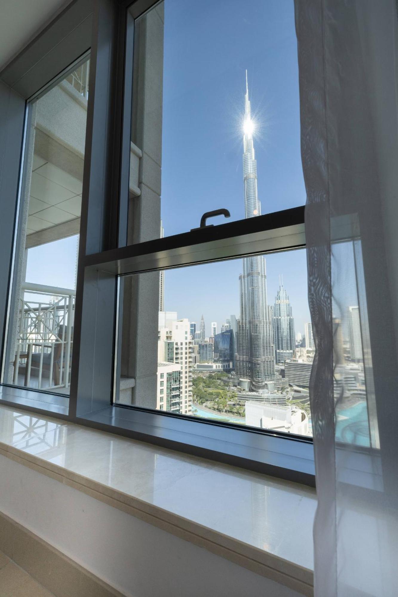 Signature Burj Khalifa View Residence Dubai Exterior photo